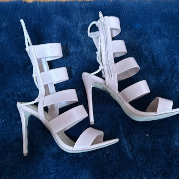 Pink heels - Picture 4 of 6